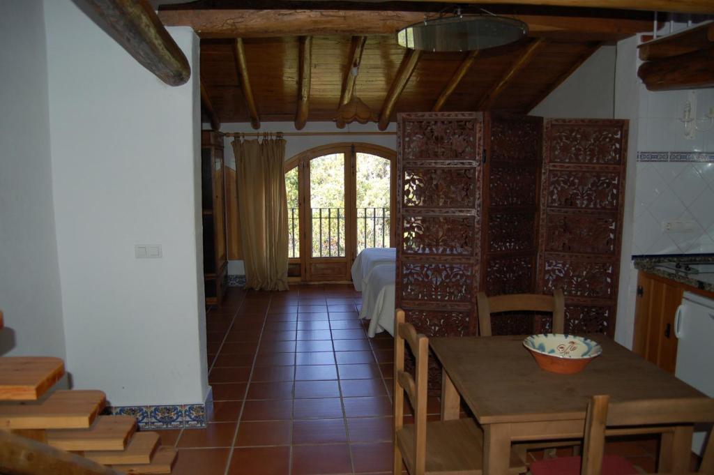 La Molinilla Apartamentos Y Hammam (Adults Only) Linares de la Sierra Bilik gambar
